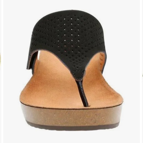 Brand New Clarks Women’s Thong Sandals - Picture 11 of 12